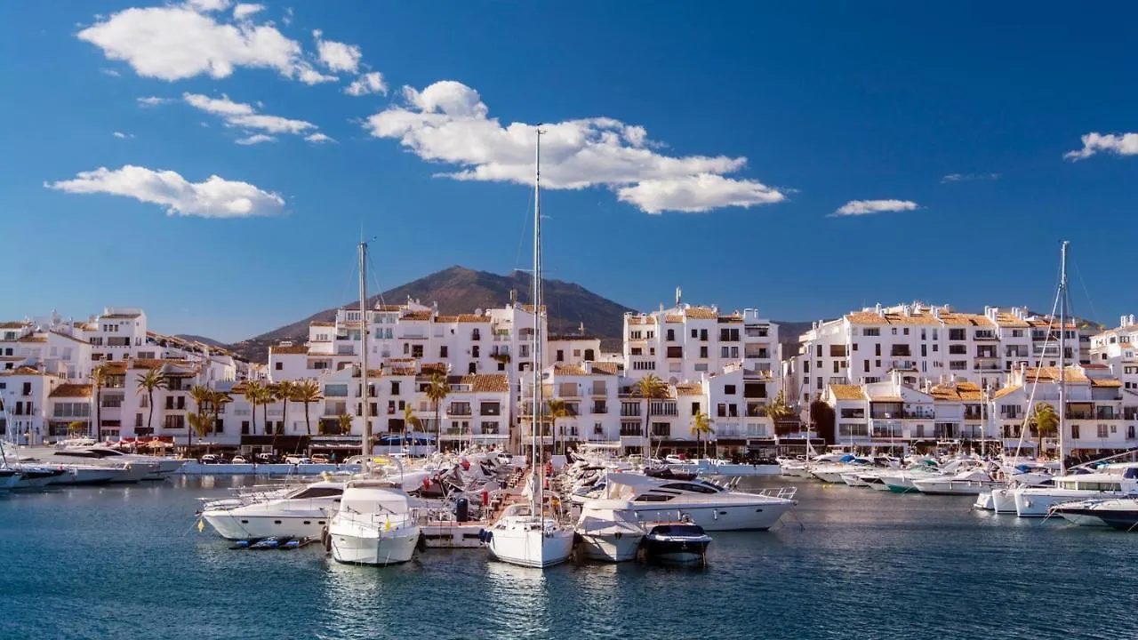 Apartamento OleHolidays 226 Romana Playa primera línea de mar Marbella España