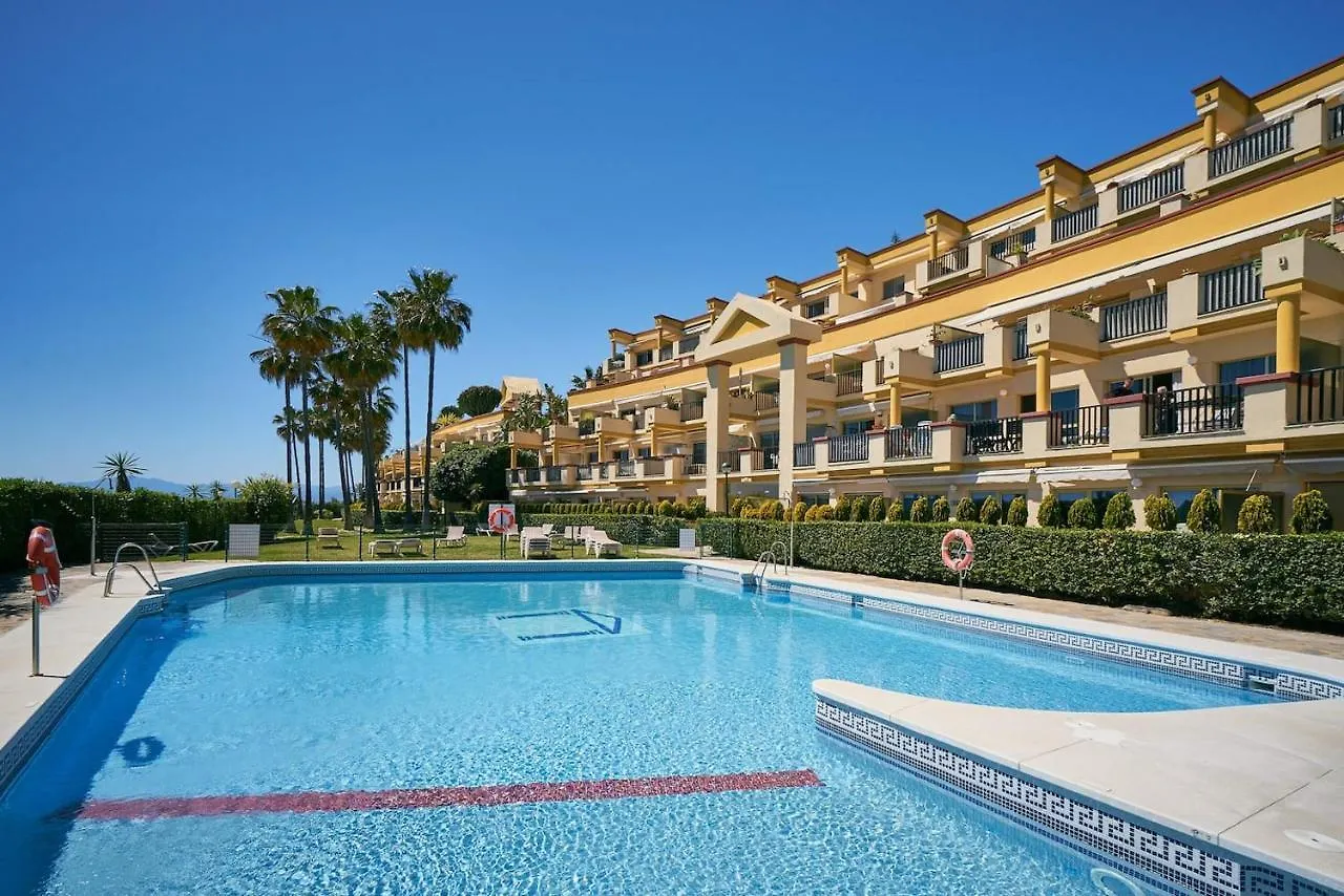 Apartamento OleHolidays 226 Romana Playa primera línea de mar Marbella