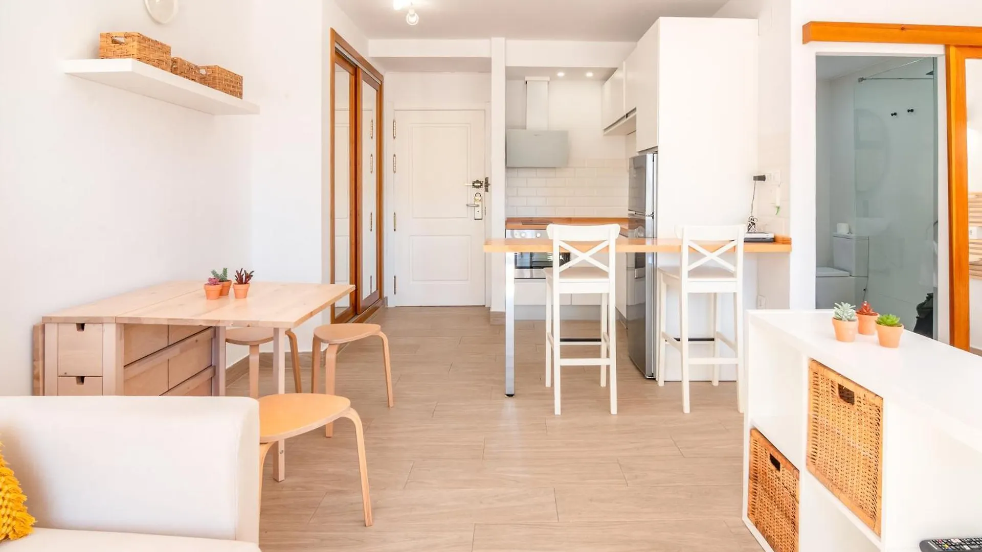 OleHolidays 226 Romana Playa primera línea de mar Marbella Apartamento