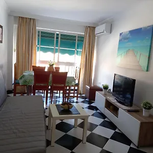 https://malaga-apartamento-turisticos-playa.hotelsinnerja.org