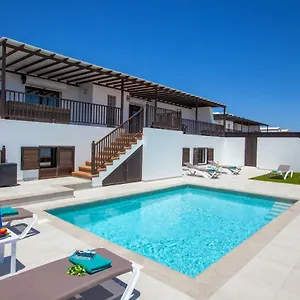 https://villa-honey-rose-guime.puertodelcarmen-hotels.org
