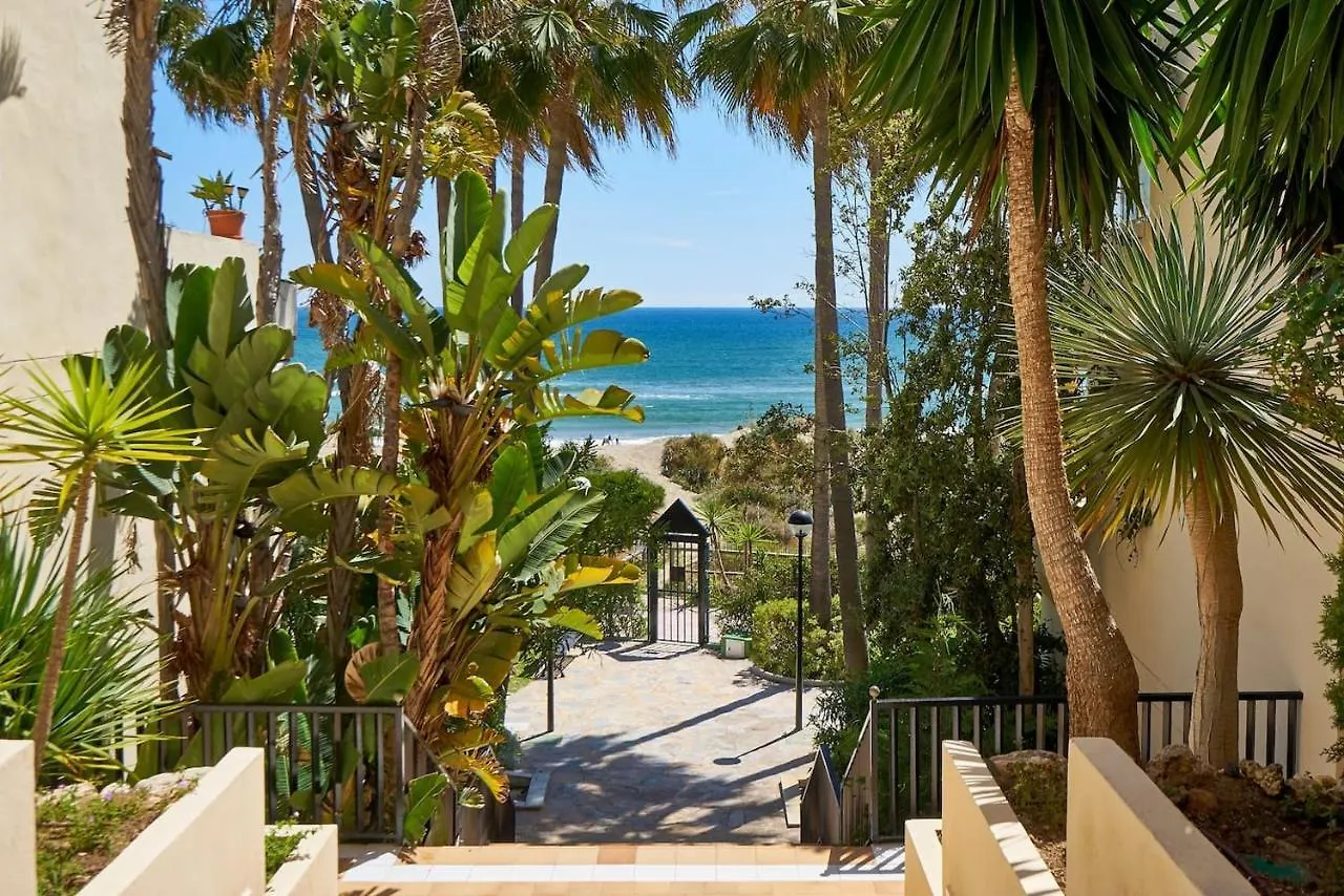Oleholidays 226 Romana Playa Primera Linea De Mar Marbella