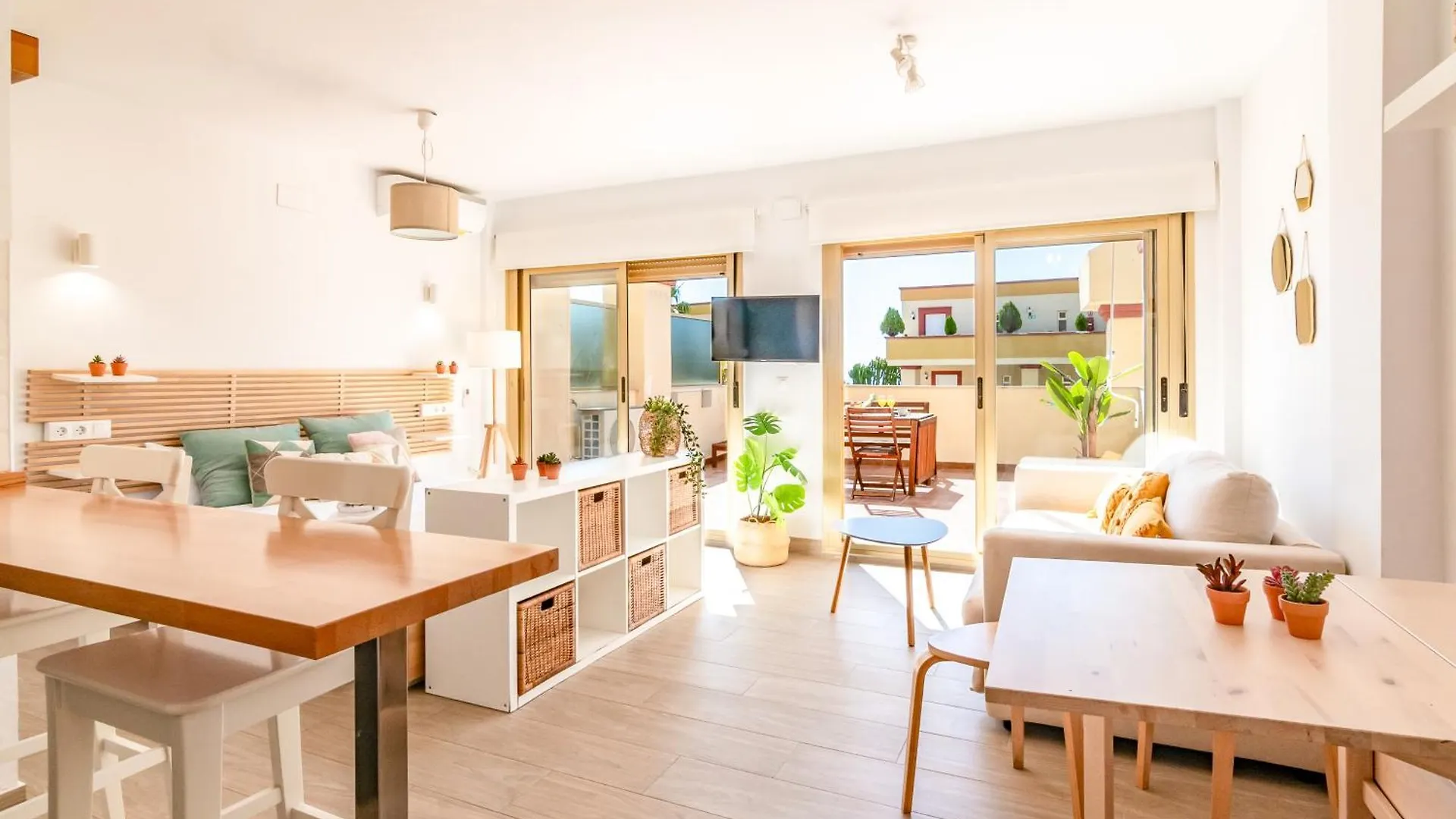 Apartment Oleholidays 226 Romana Playa Primera Linea De Mar Marbella Spain