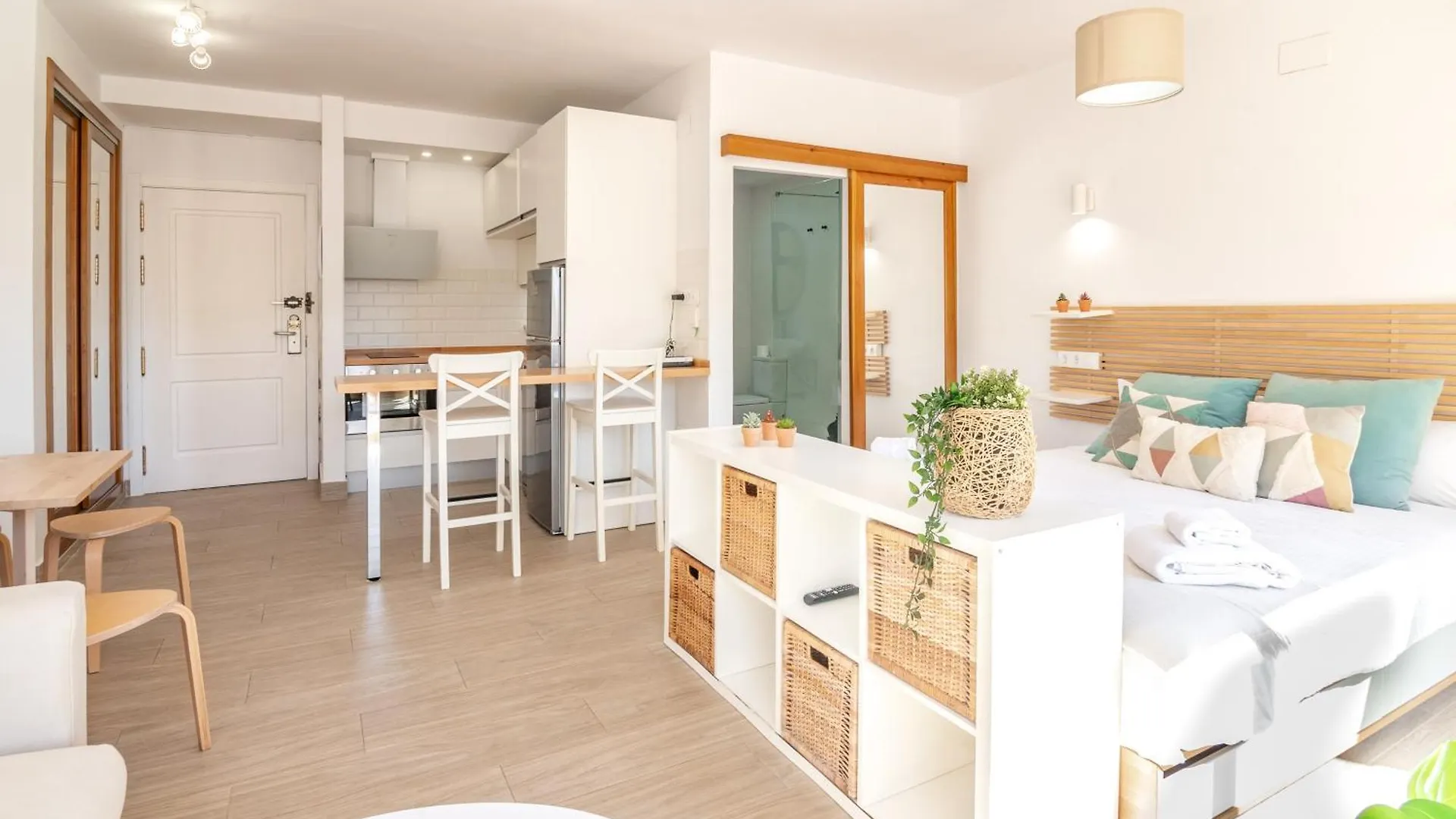 Oleholidays 226 Romana Playa Primera Linea De Mar Marbella
